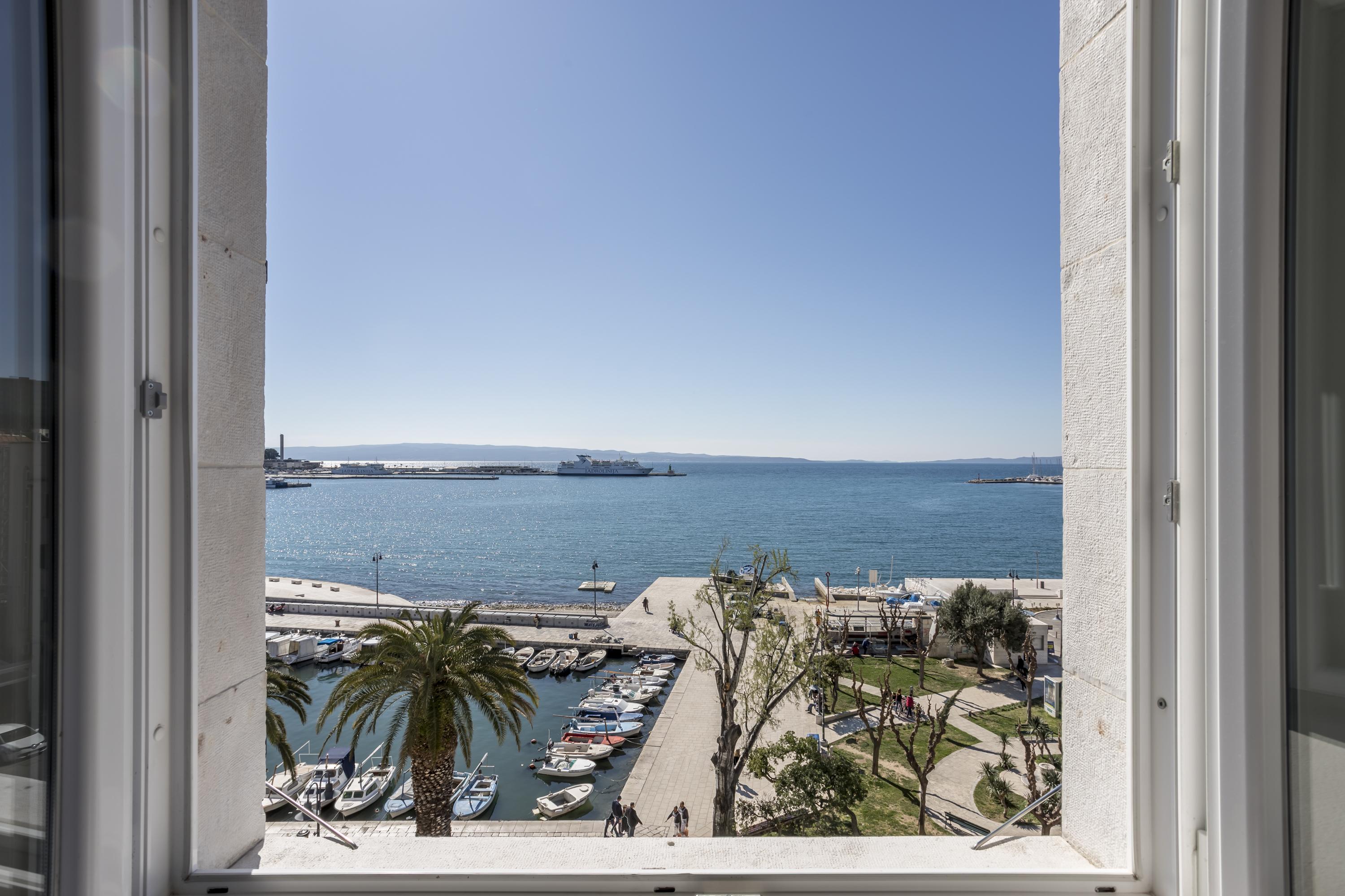 Seaview Luxury Retreat Gjestgiverier